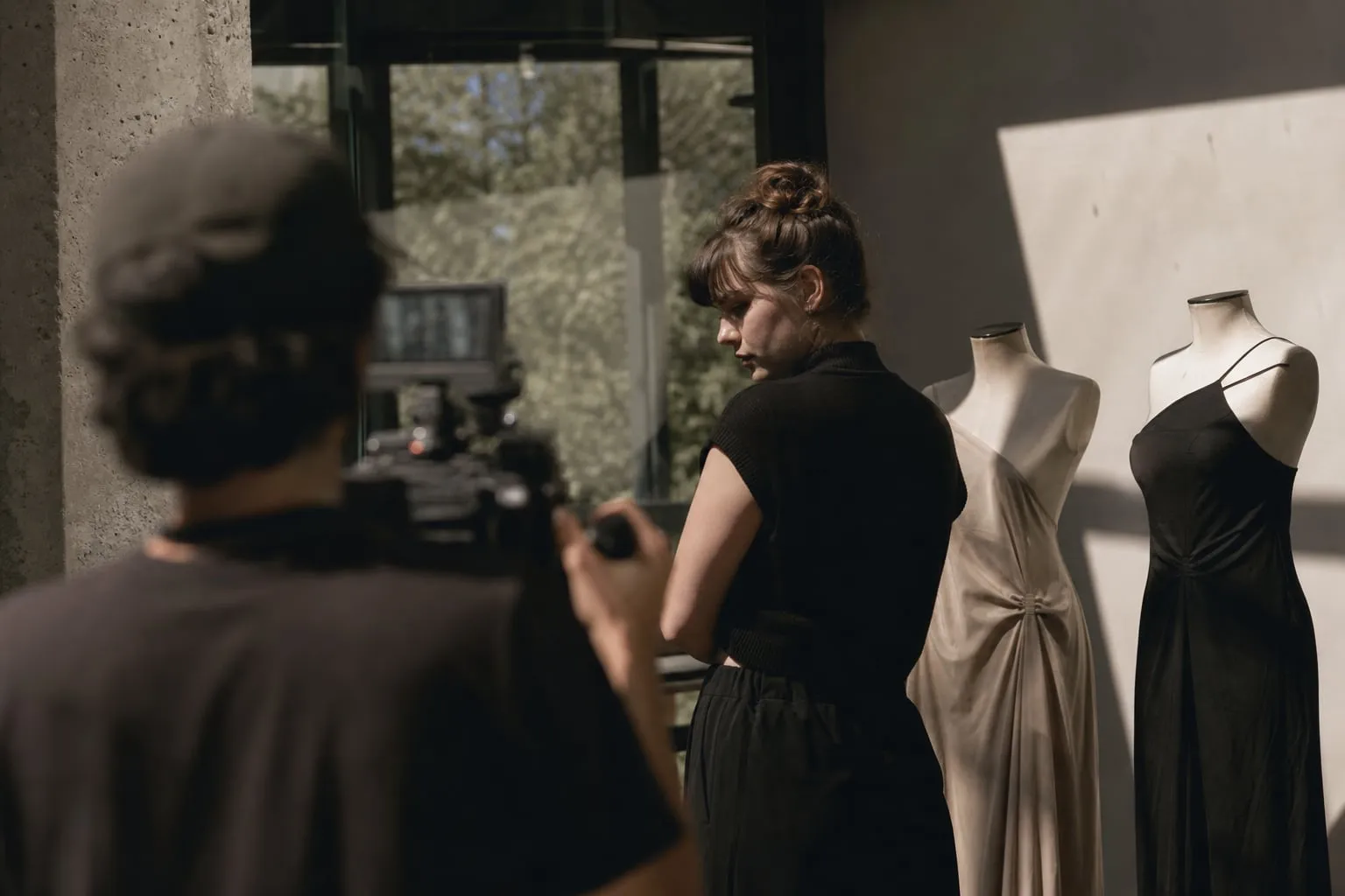 Filmagem em Espaço Cultural: Guia de Luz, Som e Fluxo