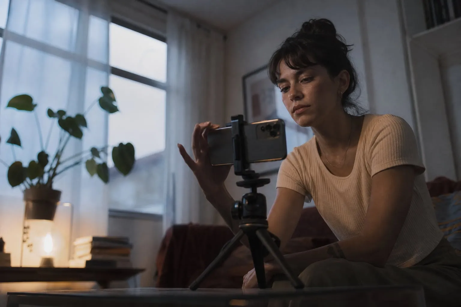 Como gravar vídeo com celular à noite sem estourar luz